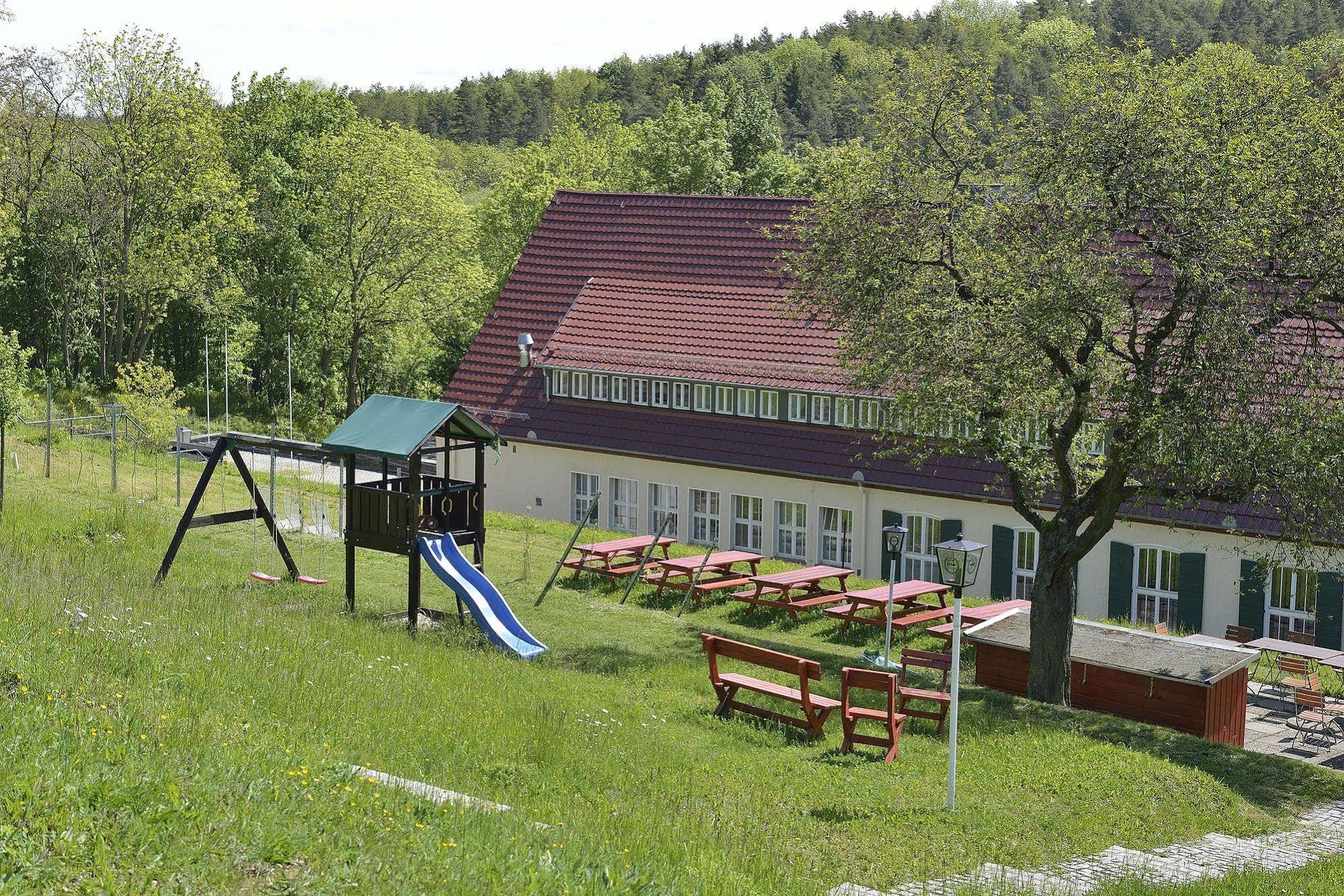 Land- und Golfhotel Alte Fliegerschule Eisenach Exterior foto